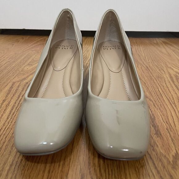 Donald J. Pliner Nude patent leather square toe pump heels size 9 - Picture 2 of 11